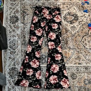 No Boundaries Flare Leggings